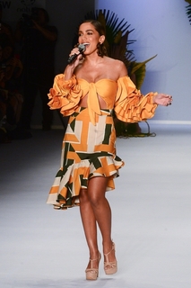 Anitta feet photo thumbnail