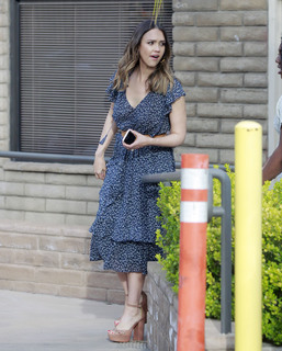 Jessica Alba feet photo thumbnail