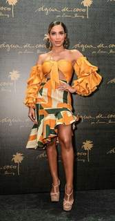 Anitta feet photo thumbnail