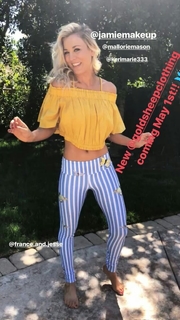 Kaley Cuoco feet photo thumbnail