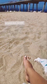 Vale Genta feet photo thumbnail