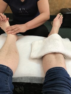 Dana Delany feet photo thumbnail