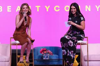 Lucy Hale feet photo thumbnail