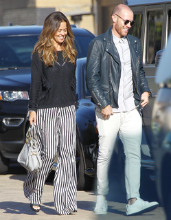 Brooke Burke feet photo thumbnail