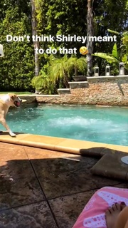 Kaley Cuoco feet photo thumbnail