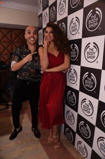 Jacqueline Fernandez feet photo thumbnail