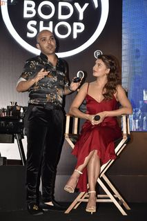 Jacqueline Fernandez feet photo thumbnail