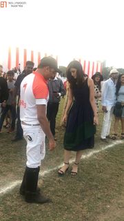 Kriti Sanon feet photo thumbnail