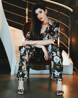 Valentina Vignali feet photo thumbnail