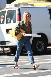 Sienna Miller feet photo thumbnail