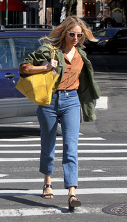 Sienna Miller feet photo thumbnail