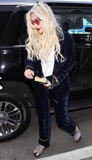 Kesha feet photo thumbnail
