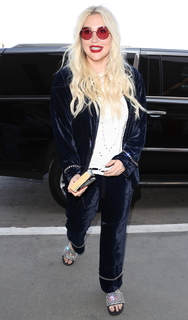 Kesha feet photo thumbnail
