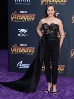 Elizabeth Olsen feet photo thumbnail