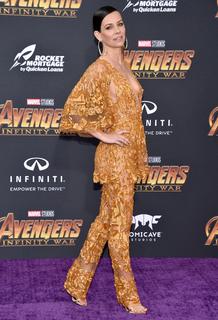 Evangeline Lilly feet photo thumbnail