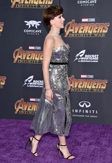 Scarlett Johansson feet photo thumbnail