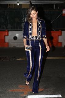 Olivia Culpo feet photo thumbnail