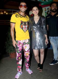 Alia Bhatt feet photo thumbnail