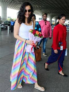 Shraddha Kapoor feet photo thumbnail