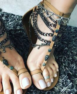 Karin Klemp feet photo thumbnail