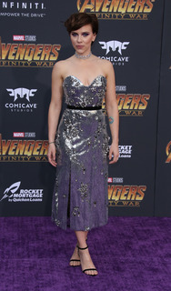 Scarlett Johansson feet photo thumbnail