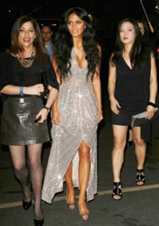 Nicole Scherzinger feet photo thumbnail