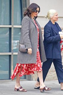 Rachel Weisz feet photo thumbnail