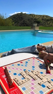 Hailey Bieber feet photo thumbnail