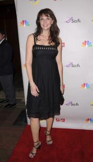 Amanda Tapping feet photo 4