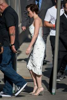 Scarlett Johansson feet photo thumbnail