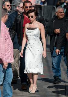 Scarlett Johansson feet photo thumbnail
