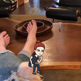 Julianne Moore feet photo thumbnail