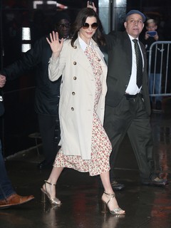 Rachel Weisz feet photo thumbnail