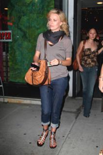 Charlize Theron feet photo thumbnail