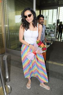 Shraddha Kapoor feet photo thumbnail