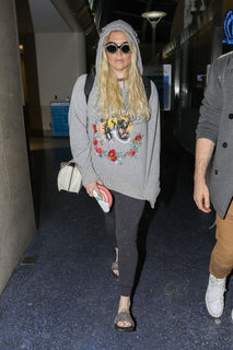Kesha feet photo thumbnail