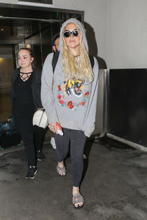 Kesha feet photo thumbnail