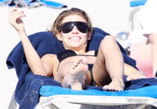 AnnaLynne McCord feet photo thumbnail