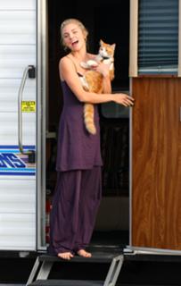 AnnaLynne McCord feet photo thumbnail