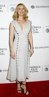 Claire Danes feet photo thumbnail