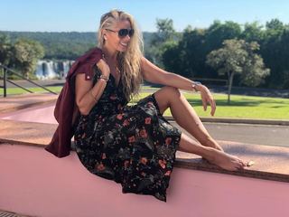 Adriane Galisteu feet photo thumbnail