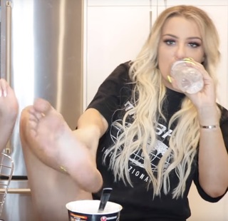 Tana Mongeau feet photo thumbnail