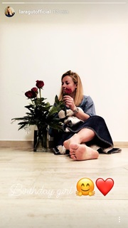 Lara Gut feet photo 5