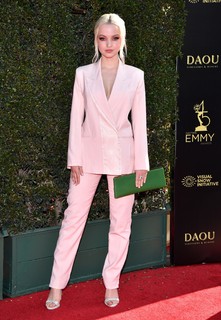 Dove Cameron feet photo thumbnail
