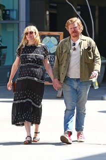 Kirsten Dunst feet photo thumbnail