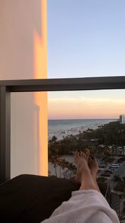 Xenia Tchoumitcheva feet photo thumbnail