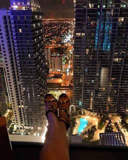 Xenia Tchoumitcheva feet photo thumbnail