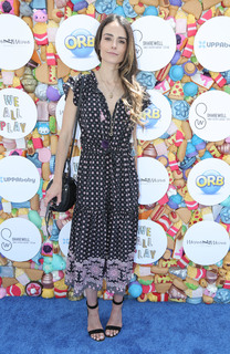 Jordana Brewster feet photo thumbnail