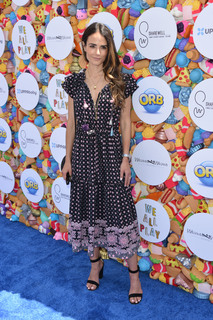 Jordana Brewster feet photo thumbnail