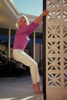 Marilyn Monroe feet photo thumbnail